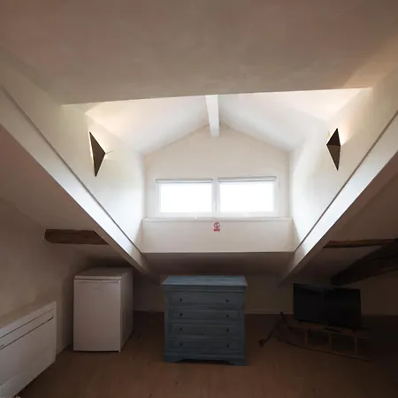 Maison Perbos 1556 Gæstehus 4*